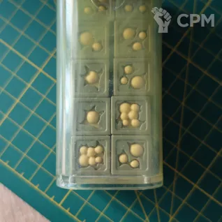 Описание картинки Warhammer: Death Guard Dice от  по цене 100руб | Свободный Рынок Миниатюр - СРМ