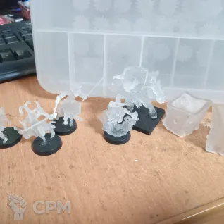 Описание картинки Миниатюры из прозрачной смолы от Dungeons Workshop по цене 100руб
