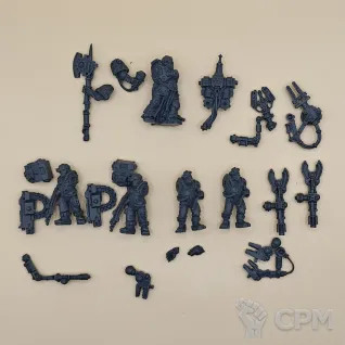 Описание картинки Old techmarine with servitors scan от PocketSized Prints по цене 350руб | Свободный Рынок Миниатюр - СРМ