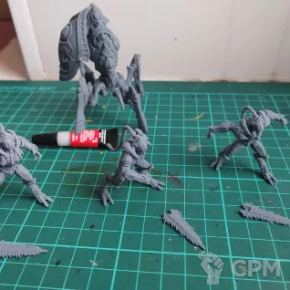Описание картинки Protoss Stalker and 3 zelots от Typhisini по цене 100руб | Свободный Рынок Миниатюр - СРМ