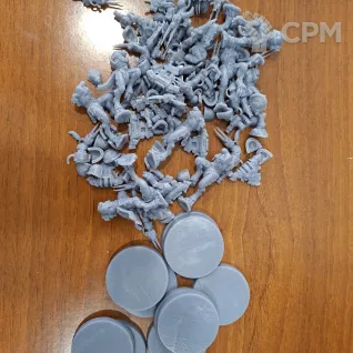 Описание картинки 10 вульфенов и наплечники для интерцессоров от  Miniatures Bureau по цене 100руб | Свободный Рынок Миниатюр - СРМ