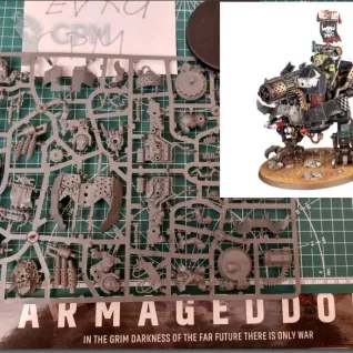 Описание картинки Big Mek Dakkarig из стартера Armageddon от Ev Ku по цене 100руб | Свободный Рынок Миниатюр - СРМ