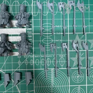 Описание картинки Chaos Dwarfs Heavy Guard with shields and polearms от Recruiter по цене 600руб | Свободный Рынок Миниатюр - СРМ