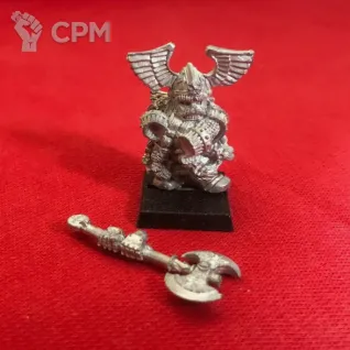Описание картинки Dwarf lord with two handed weapon от Albion по цене 2 000руб | Свободный Рынок Миниатюр - СРМ
