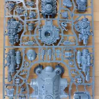 Описание картинки Dominus| Castellan | Valiant| Chaos Knight Tyrant, оригинал на литниках от Пилорама по цене 9 000руб | Свободный Рынок Миниатюр - СРМ