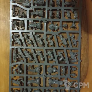 Описание картинки Chaos Space Marines Legionaries, оригинал на литниках от Пилорама по цене 3 000руб | Свободный Рынок Миниатюр - СРМ