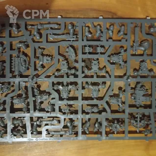 Описание картинки Chaos Space Marines Legionaries, оригинал на литниках от Пилорама по цене 3 000руб | Свободный Рынок Миниатюр - СРМ