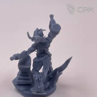 Описание картинки Fantasy Pin-up. Орчиха кузнец от Подземный человек по цене 150руб | Свободный Рынок Миниатюр - СРМ