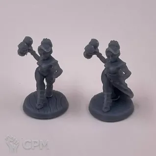 Описание картинки Fantasy Pin-up. Трактирщица с пивом от Подземный человек по цене 150руб | Свободный Рынок Миниатюр - СРМ