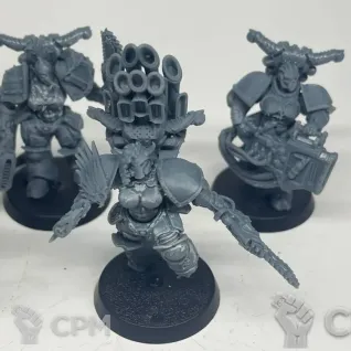 Описание картинки Noise Marines. Emperor's Children. Шумовые десантники, женская версия от Подземный человек по цене 300руб | Свободный Рынок Миниатюр - СРМ