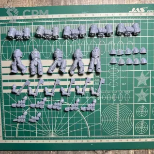 Описание картинки Word Bearers Ashen Circle от Recruiter по цене 600руб | Свободный Рынок Миниатюр - СРМ
