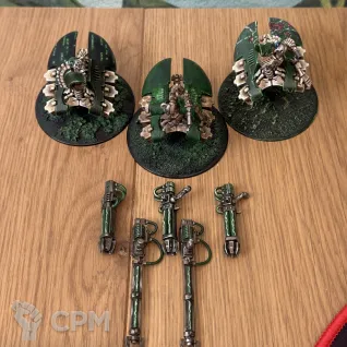 Описание картинки Lokhust Destroyers x3 ориг от Miniatures Broker по цене 100руб | Свободный Рынок Миниатюр - СРМ