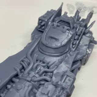 Описание картинки Орочий Бэтмобиль Orks Batmobile от Подземный человек по цене 400руб | Свободный Рынок Миниатюр - СРМ