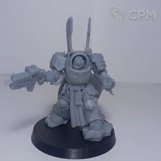 Описание картинки Captain in Terminator Armour #1 от Lazurith по цене 200руб | Свободный Рынок Миниатюр - СРМ