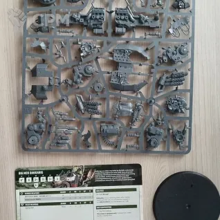 Описание картинки Big Mek Dakkarig из стартера Armageddon от Arhiders по цене 100руб | Свободный Рынок Миниатюр - СРМ