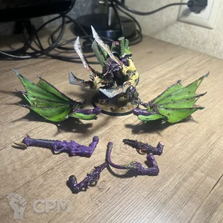 Описание картинки Hive Tyrant , Swarmlord от Gremlin по цене 1 700руб | Свободный Рынок Миниатюр - СРМ