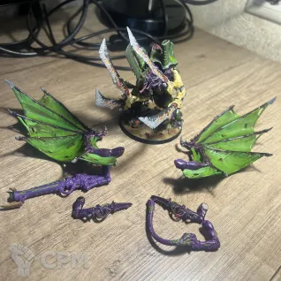 Описание картинки Hive Tyrant , Swarmlord от Gremlin по цене 1 700руб | Свободный Рынок Миниатюр - СРМ