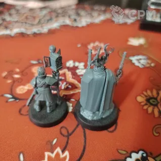 Описание картинки Freeguild Marshal and Relic Envoy от Thunder79 по цене 100руб | Свободный Рынок Миниатюр - СРМ