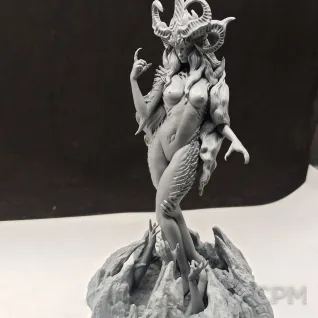 Описание картинки Demon Queen Slaanesh от WebWay 3D по цене 900руб | Свободный Рынок Миниатюр - СРМ