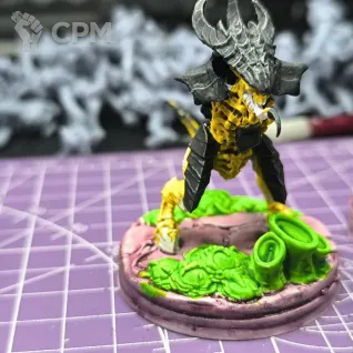 Описание картинки Tyranid Warriors 3 шт 5 закачек от Taptus по цене 100руб | Свободный Рынок Миниатюр - СРМ