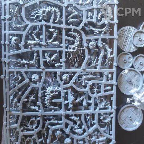 Описание картинки Malstrain Genestealer Abomination Gang от User19033 по цене 4 500руб | Свободный Рынок Миниатюр - СРМ