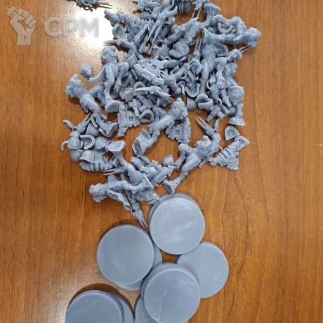Описание картинки 10 вульфенов и наплечники для интерцессоров от  Miniatures Bureau по цене 100руб | Свободный Рынок Миниатюр - СРМ