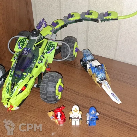 Описание картинки Lego Ninjago 9445 Fangpyre Truck Ambush от EchoChannel по цене 12 500руб | Свободный Рынок Миниатюр - СРМ