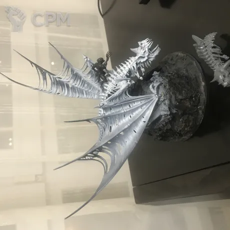 Описание картинки Ghoul King on Royal Terrorgeist/Zombie Dragon (оригинал) от Workshop.maya по цене 500руб | Свободный Рынок Миниатюр - СРМ