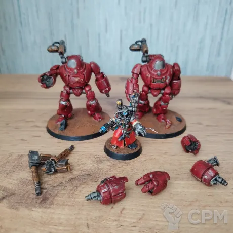 Описание картинки Kastelan Robots and Tech-Priest от Алëна по цене 7 000руб | Свободный Рынок Миниатюр - СРМ
