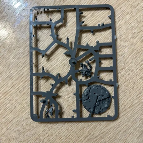 Описание картинки Indomitus sergeant base 40mm (оригинал) от Nakatan по цене 500руб | Свободный Рынок Миниатюр - СРМ