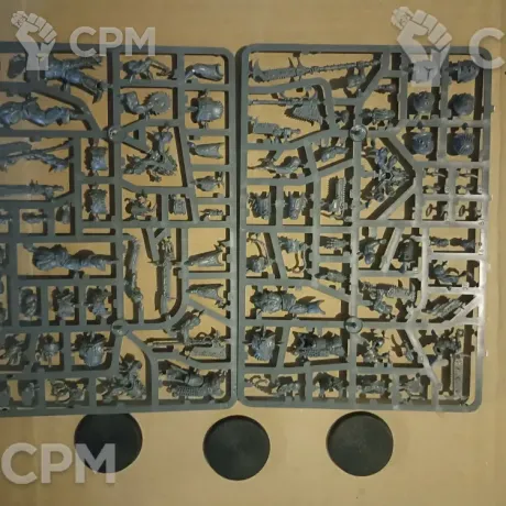 Описание картинки Exalted Eightbound, на литниках от Black Legion Hall по цене 3 000руб | Свободный Рынок Миниатюр - СРМ