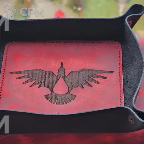 Описание картинки Blood_Ravens Кровавые ВороныDice Tray/Лоток/Дайс Трей/Арена/Тарелка от Krontwar по цене 3 500руб | Свободный Рынок Миниатюр - СРМ