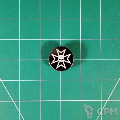 Описание картинки Значок Black Templars Pin от Vault Boy по цене 998руб | Свободный Рынок Миниатюр - СРМ