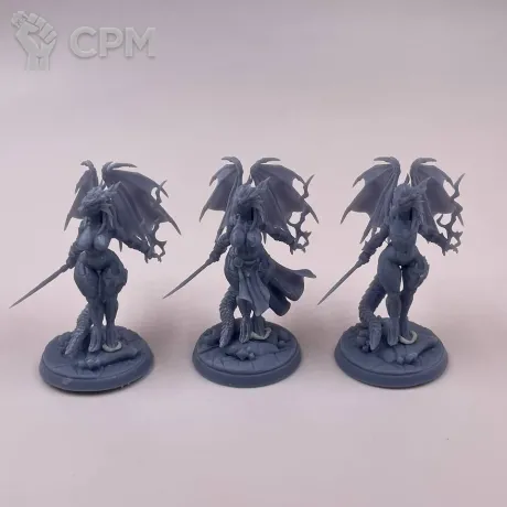 Описание картинки Fantasy Pin-up. Драконорожденая от Подземный человек по цене 250руб | Свободный Рынок Миниатюр - СРМ