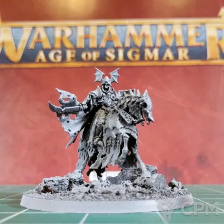 Описание картинки Soulblight Gravelords Wight Lord on Skeletal Steed от Каджит по цене 5 498руб | Свободный Рынок Миниатюр - СРМ