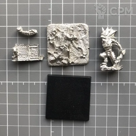 Описание картинки Tehenhauin Prophet of Sotek Lizardmen от Old Metal Collector по цене 3 600руб | Свободный Рынок Миниатюр - СРМ