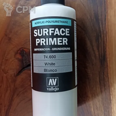 Описание картинки Vallejo Surface Primer 74.600 White 200 ml от Selena по цене 1 500руб | Свободный Рынок Миниатюр - СРМ