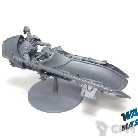 Описание картинки Legio Custodes Gyrfalcon Pattern Jetbike от WARP Master по цене 1 480руб | Свободный Рынок Миниатюр - СРМ