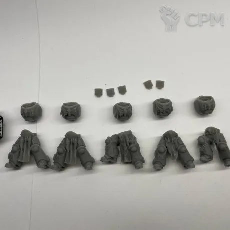 Описание картинки Тушки и ноги примарис Волков, 2 щита и молот от Подземный человек по цене 200руб | Свободный Рынок Миниатюр - СРМ