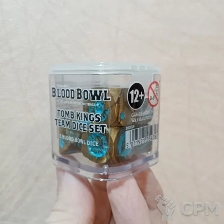 Описание картинки Blood Bowl Tomb Kings Team Dice Set от UniVers по цене 3 299руб | Свободный Рынок Миниатюр - СРМ