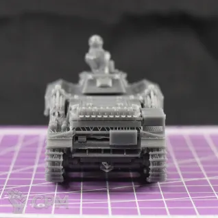 Описание картинки Немецкий огнементый танк Pz.Kpfw.II(F) "Фламинго" с фигуркой командира /масштаб  от DModels по цене 780руб | Свободный Рынок Миниатюр - СРМ