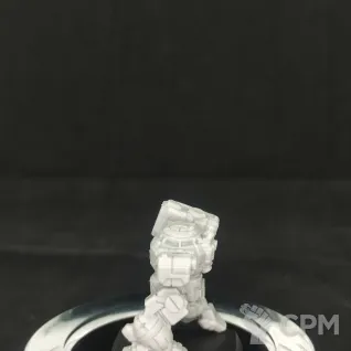 Описание картинки Urbanmech UM-R68 (30 тонн) от Dwarf Pirate Foundry по цене 450руб | Свободный Рынок Миниатюр - СРМ