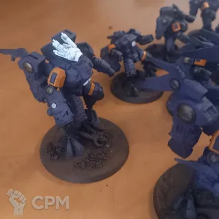 Описание картинки T'au Crisis Battlesuit Team (3x3) and Tau Commander (x2) (#SC-02) от Scope по цене 8 450руб | Свободный Рынок Миниатюр - СРМ