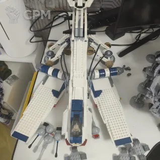 Описание картинки Летало клонов с шагоходом от TrTinf по цене 3 500руб | Свободный Рынок Миниатюр - СРМ