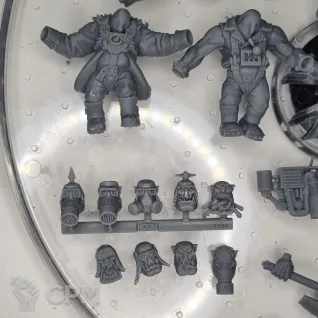 Описание картинки Orc jump boyz Mob "A" от Бруталити по цене 1 200руб | Свободный Рынок Миниатюр - СРМ