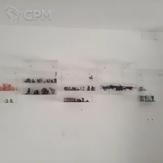 Описание картинки Акриловая навесная полка от Ferol по цене 1 000руб | Свободный Рынок Миниатюр - СРМ