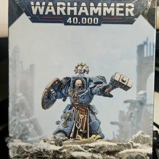 Описание картинки Arjac Rockfist от Trazyn's Collection по цене 3 900руб | Свободный Рынок Миниатюр - СРМ