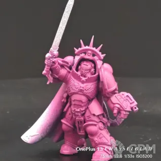 Описание картинки Captain in gravis armour от Teneritas по цене 1 000руб | Свободный Рынок Миниатюр - СРМ