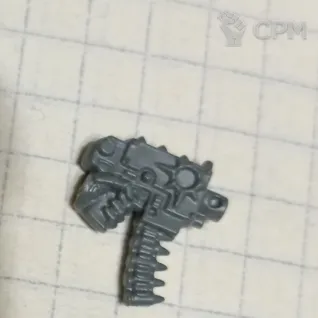 Описание картинки Левый кулак с болт-пистолетом Хаос деталь от Orc по цене 24руб | Свободный Рынок Миниатюр - СРМ