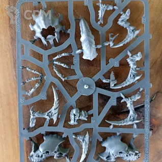 Описание картинки Biovore / Pyrovore with Spore Mines, оригинал на литниках от Black Legion Hall по цене 4 400руб | Свободный Рынок Миниатюр - СРМ